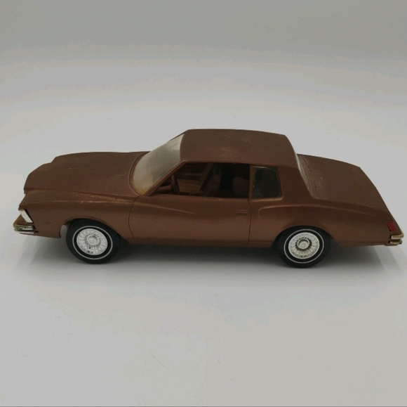 Vintage AMT 1:25 Scale 1979 Chevrolet Monte Carlo Chevy Dealer Promo Model Car - Picture 1 of 6